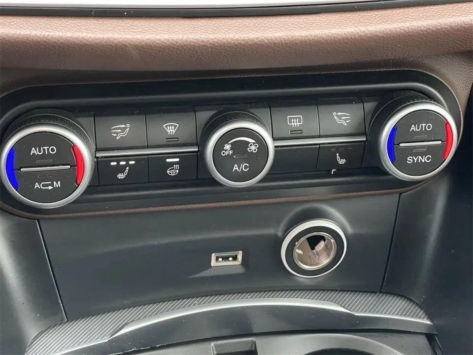 2019 Alfa Romeo Stelvio - Image 12 of 14