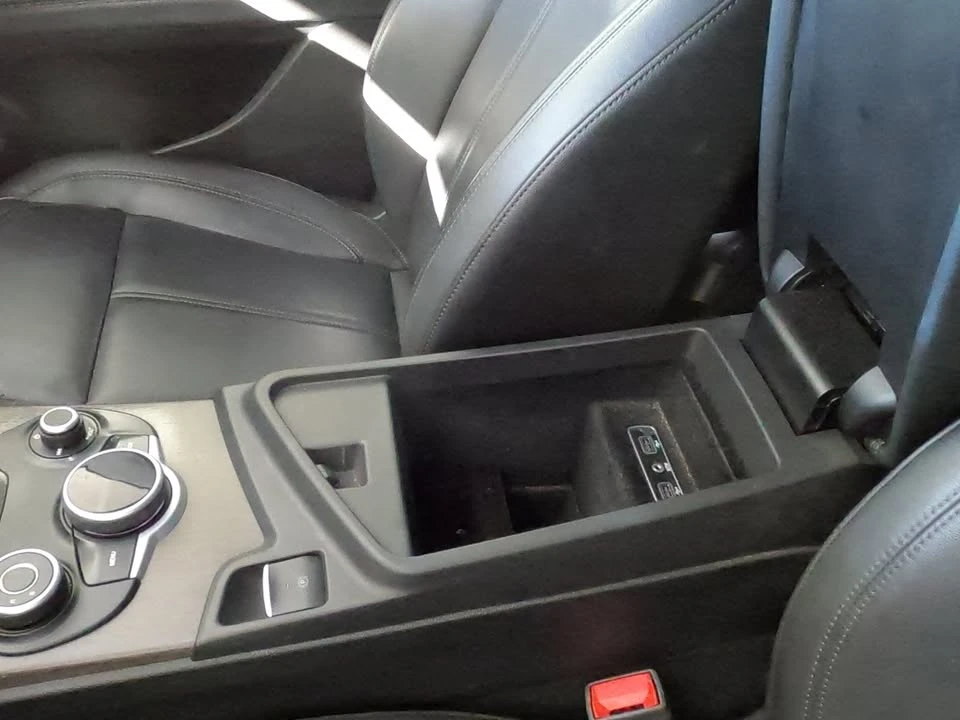 2019 Alfa Romeo Stelvio - Image 13 of 18