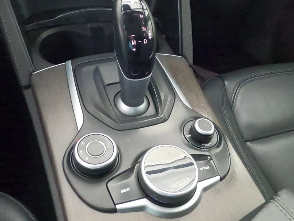 2019 Alfa Romeo Stelvio - Image 11 of 18