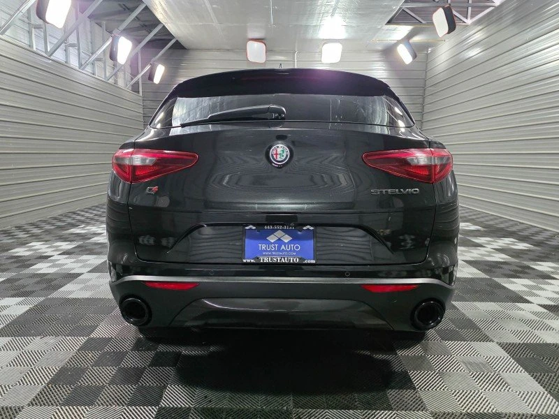 2019 Alfa Romeo Stelvio - Image 5 of 18