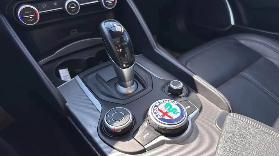 2019 Alfa Romeo Giulia - Image 6 of 6