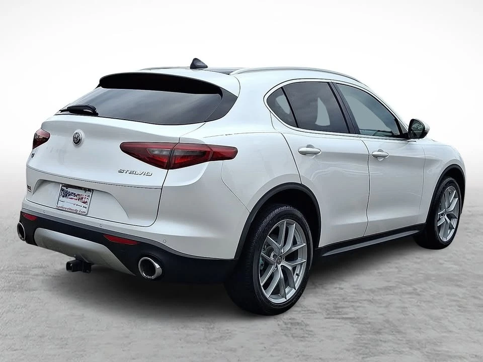 2019 Alfa Romeo Stelvio - Image 5 of 17