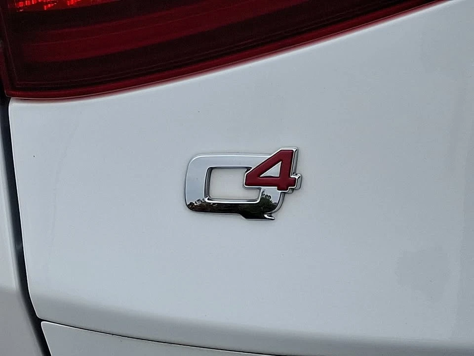 2019 Alfa Romeo Stelvio - Image 16 of 17