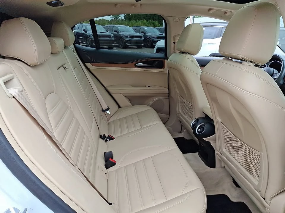 2019 Alfa Romeo Stelvio - Image 14 of 17