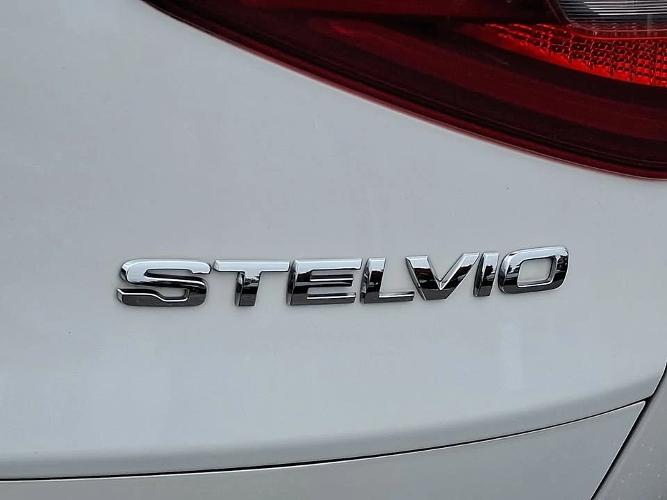 2019 Alfa Romeo Stelvio - Image 15 of 17