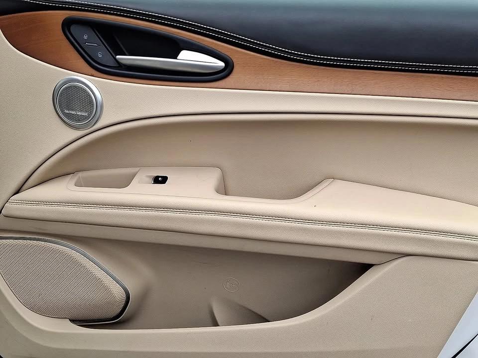 2019 Alfa Romeo Stelvio - Image 10 of 17
