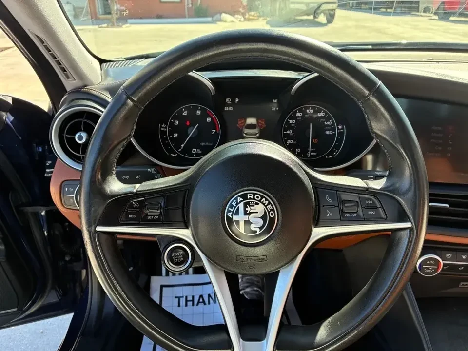 2019 Alfa Romeo Giulia - Image 15 of 17