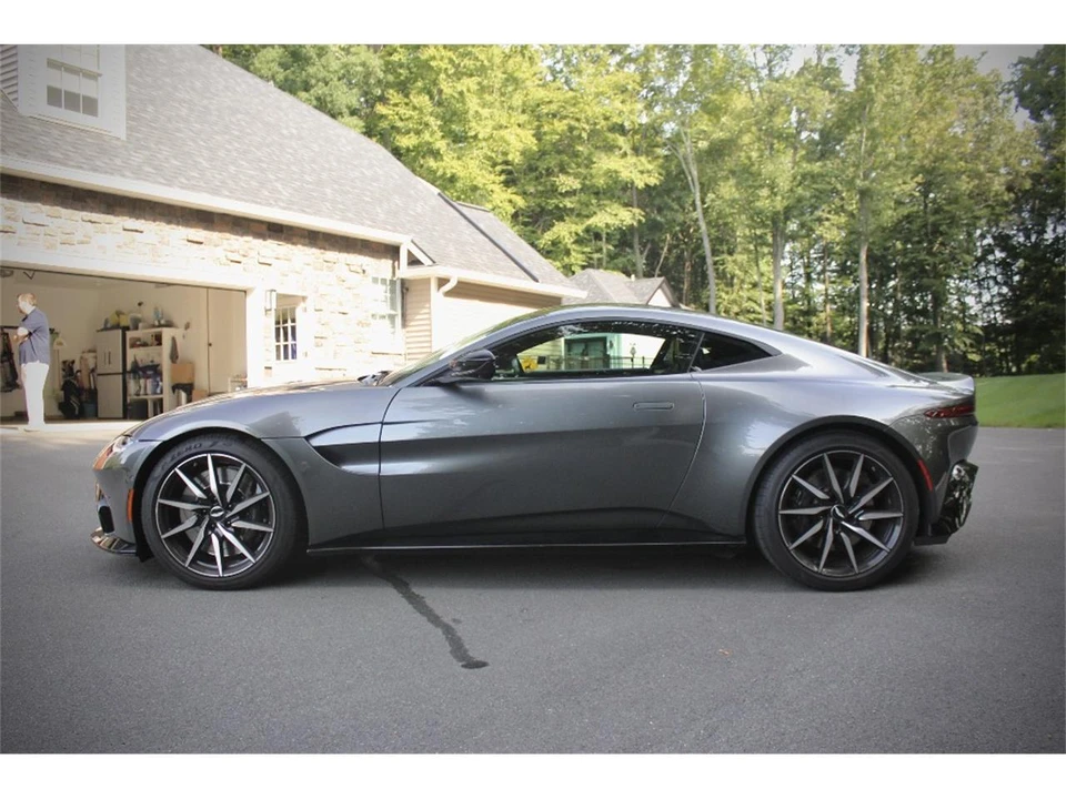 2019 Aston Martin - Image 4 of 31