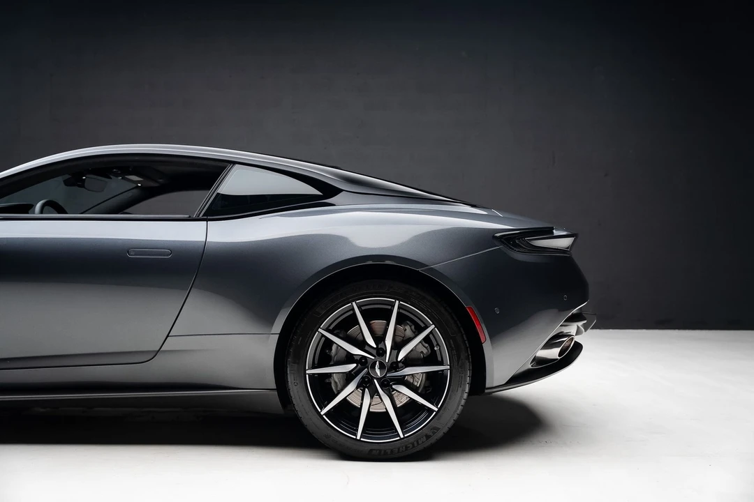 2019 Aston Martin DB11 - Image 20 of 31