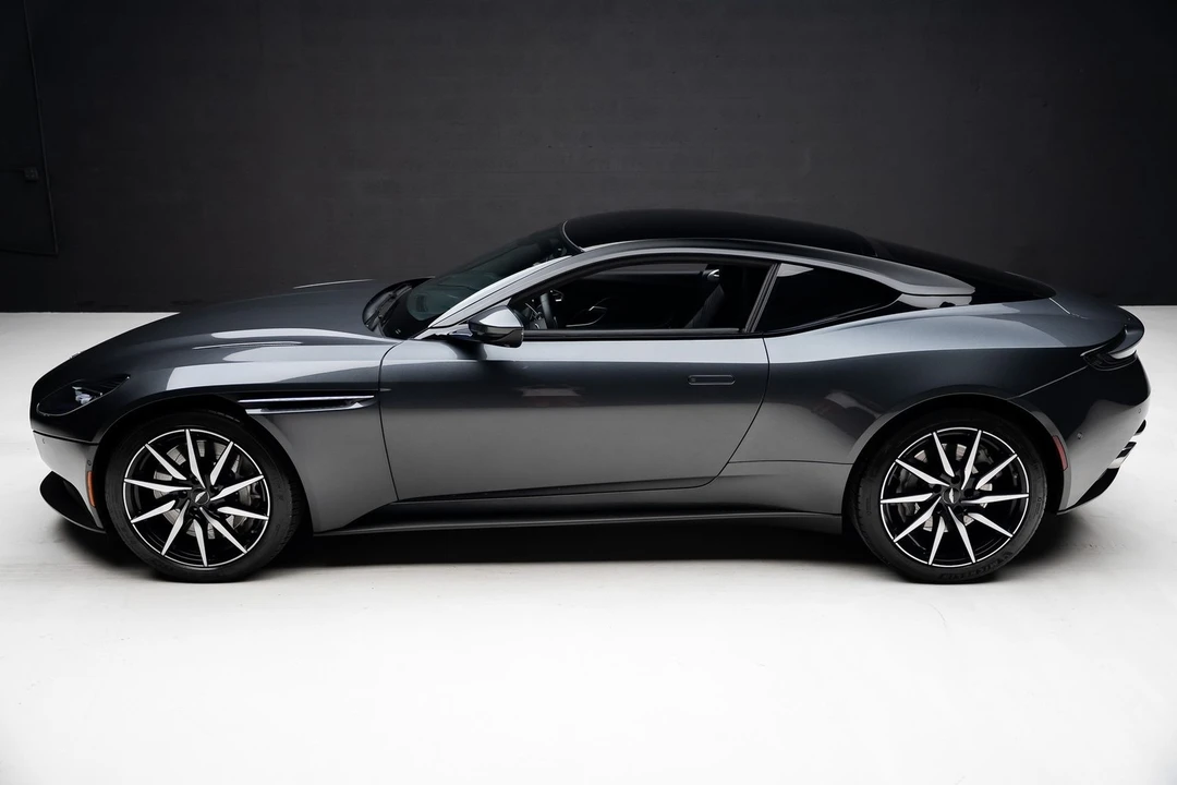 2019 Aston Martin DB11 - Image 16 of 31