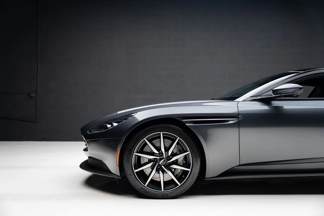 2019 Aston Martin DB11 - Image 18 of 31