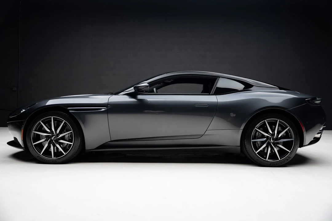 2019 Aston Martin DB11 - Image 17 of 31