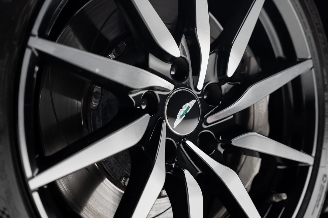 2019 Aston Martin DB11 - Image 22 of 31