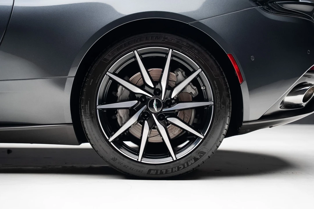 2019 Aston Martin DB11 - Image 21 of 31