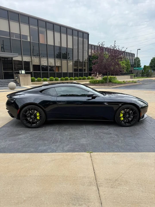 2019 Aston Martin DB11 AMR - Image 8 of 17