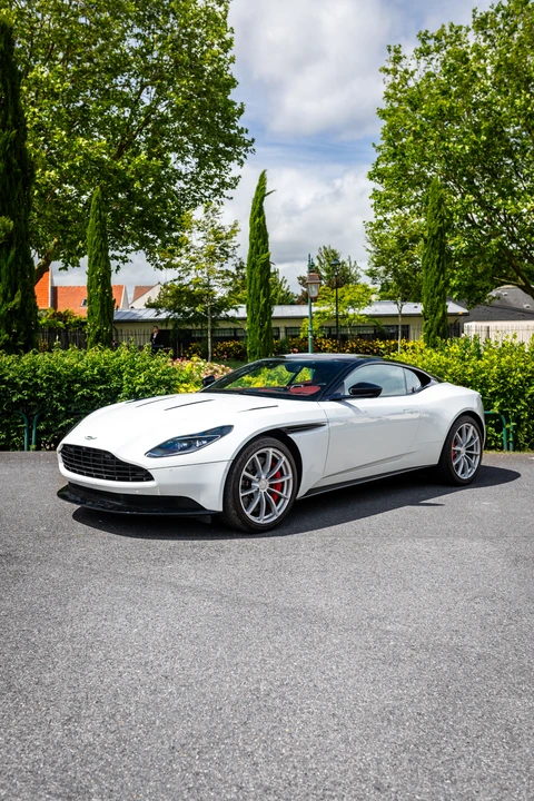 2019 Aston Martin DB11 AMR - Image 17 of 31
