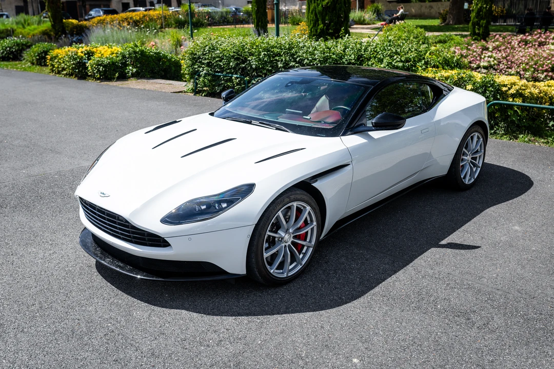 2019 Aston Martin DB11 AMR - Image 11 of 31
