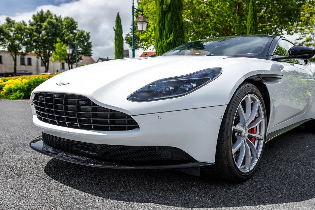 2019 Aston Martin DB11 AMR - Image 27 of 31