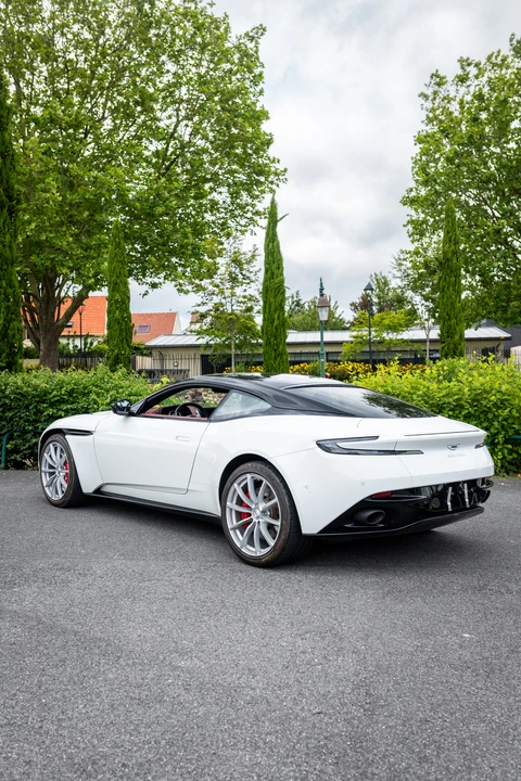 2019 Aston Martin DB11 AMR - Image 19 of 31