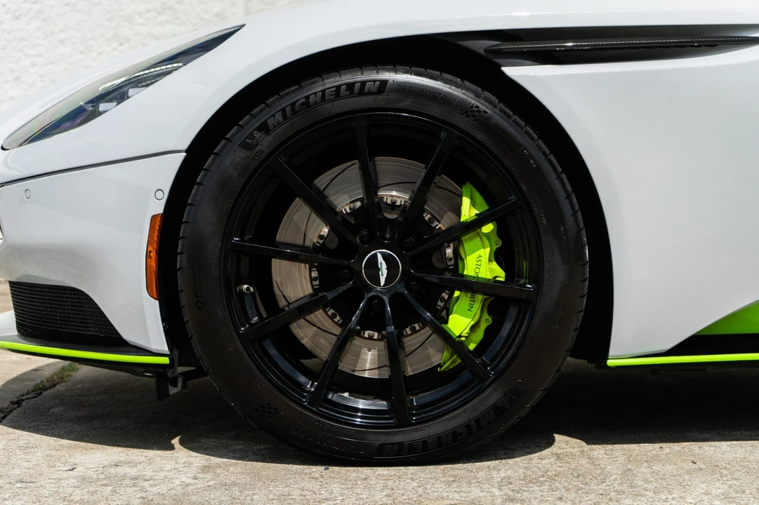 2019 Aston Martin DB11 AMR - Image 25 of 31