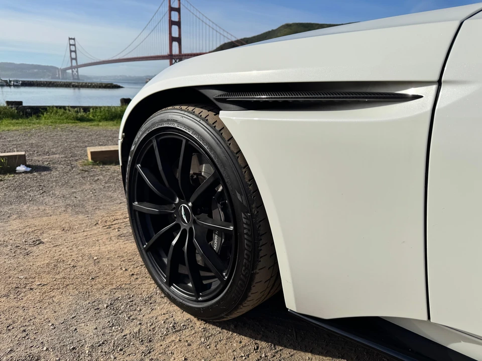 2019 Aston Martin DB11 AMR - Image 17 of 31