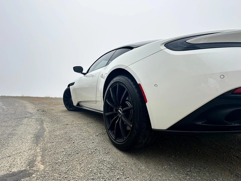 2019 Aston Martin DB11 AMR - Image 16 of 31