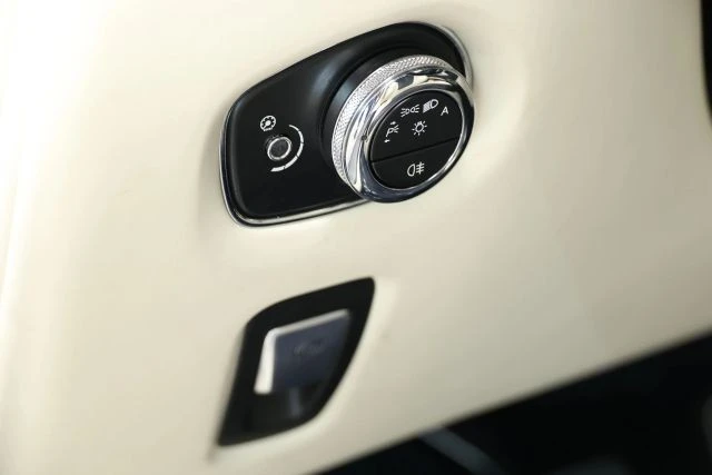 2019 Aston Martin DB11 - Image 30 of 31