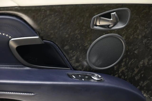 2019 Aston Martin DB11 - Image 13 of 31
