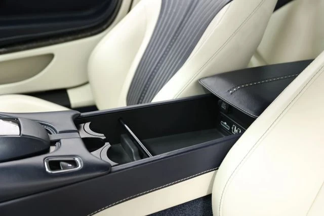 2019 Aston Martin DB11 - Image 26 of 31