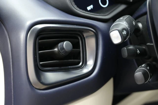2019 Aston Martin DB11 - Image 29 of 31
