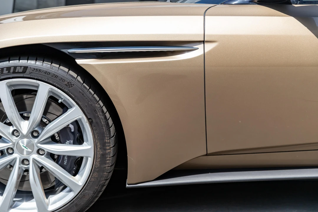 2019 Aston Martin DB11 - Image 25 of 31