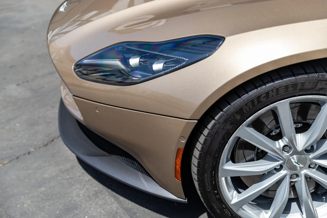 2019 Aston Martin DB11 - Image 19 of 31