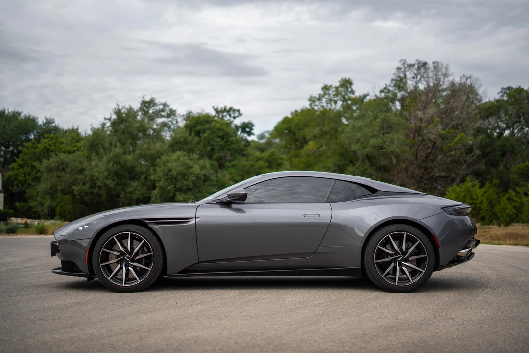 2019 Aston Martin DB11 - Image 11 of 31