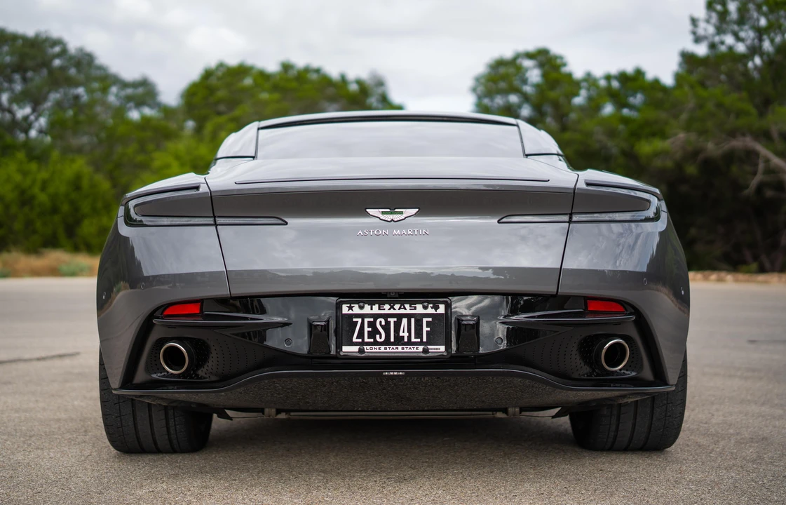 2019 Aston Martin DB11 - Image 14 of 31
