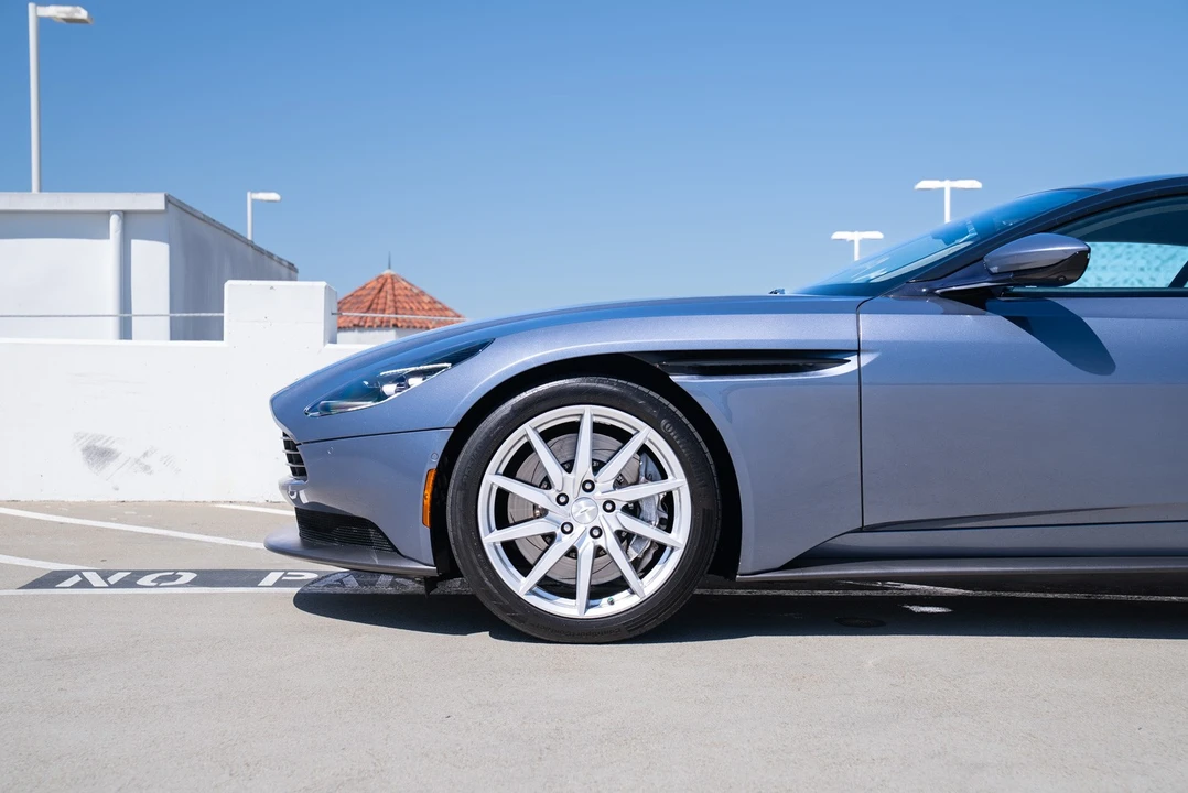 2019 Aston Martin DB11 - Image 8 of 31