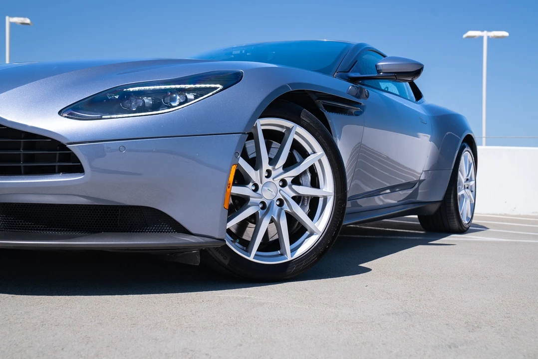 2019 Aston Martin DB11 - Image 2 of 31