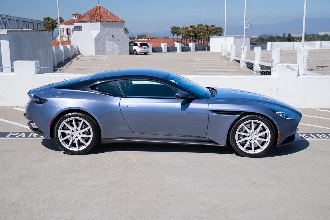 2019 Aston Martin DB11 - Image 16 of 31