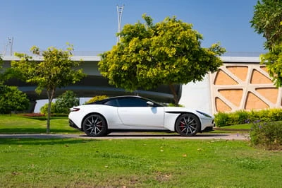 2019 Aston Martin DB11 V8 - Image 8 of 31