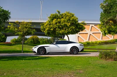 2019 Aston Martin DB11 V8 - Image 16 of 31