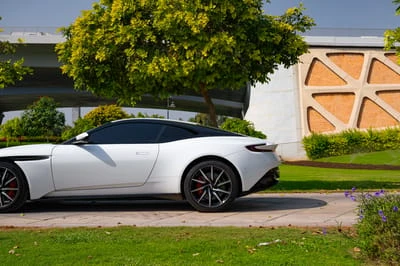 2019 Aston Martin DB11 V8 - Image 28 of 31
