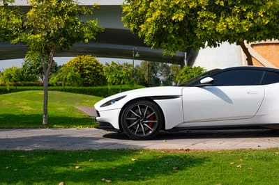 2019 Aston Martin DB11 V8 - Image 27 of 31