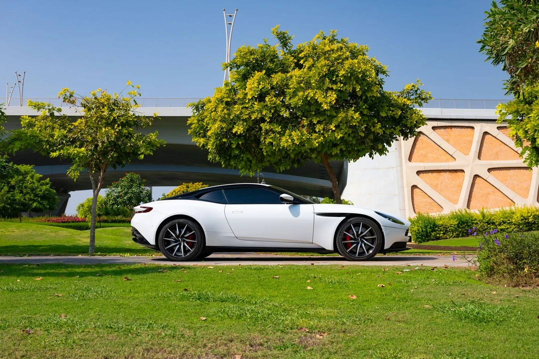 2019 Aston Martin DB11 V8 - Image 4 of 31