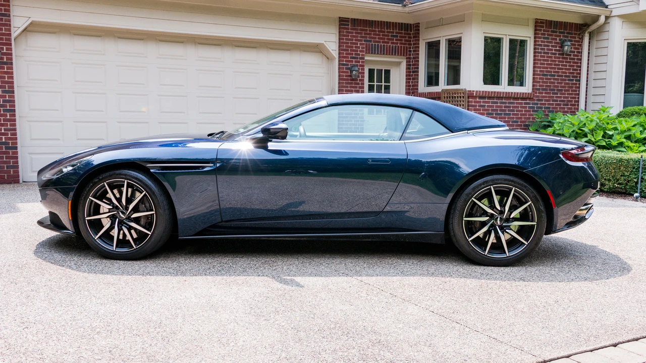 2019 Aston Martin DB11 Volante - Image 16 of 31