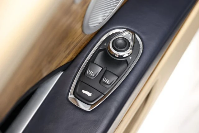 2019 Aston Martin DB11 Volante - Image 14 of 31