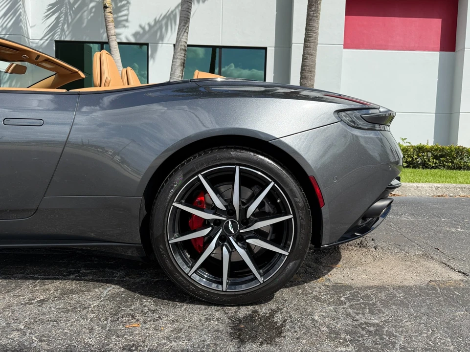 2019 Aston Martin DB11 Volante - Image 10 of 21