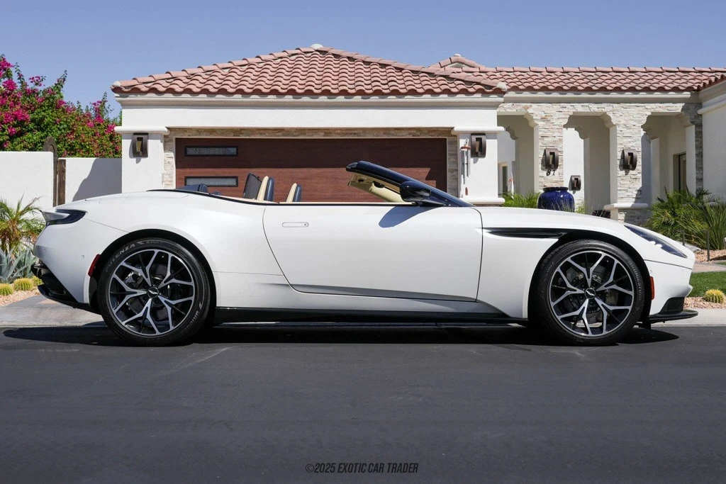 2019 Aston Martin DB11 Volante - Image 9 of 12