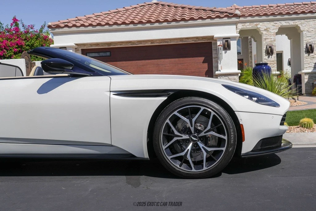 2019 Aston Martin DB11 Volante - Image 11 of 12