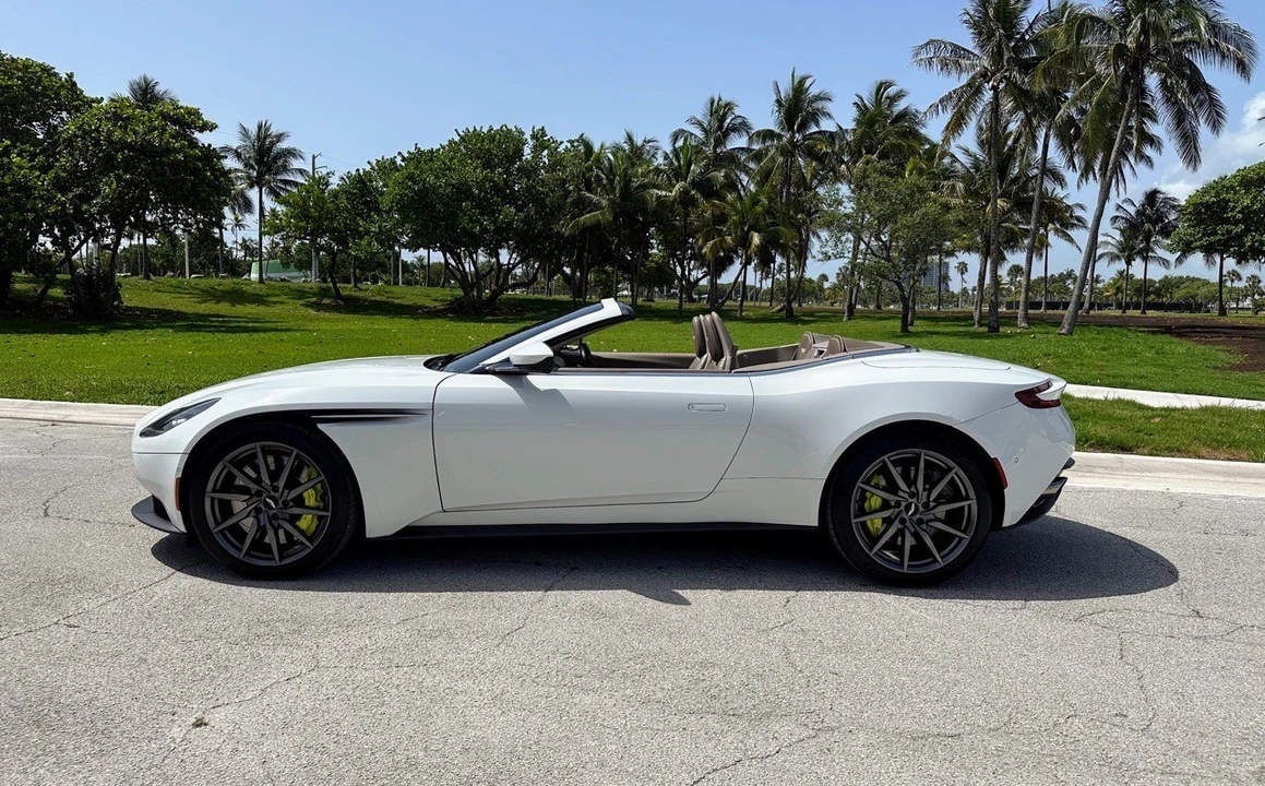 2019 Aston Martin - Image 6 of 26