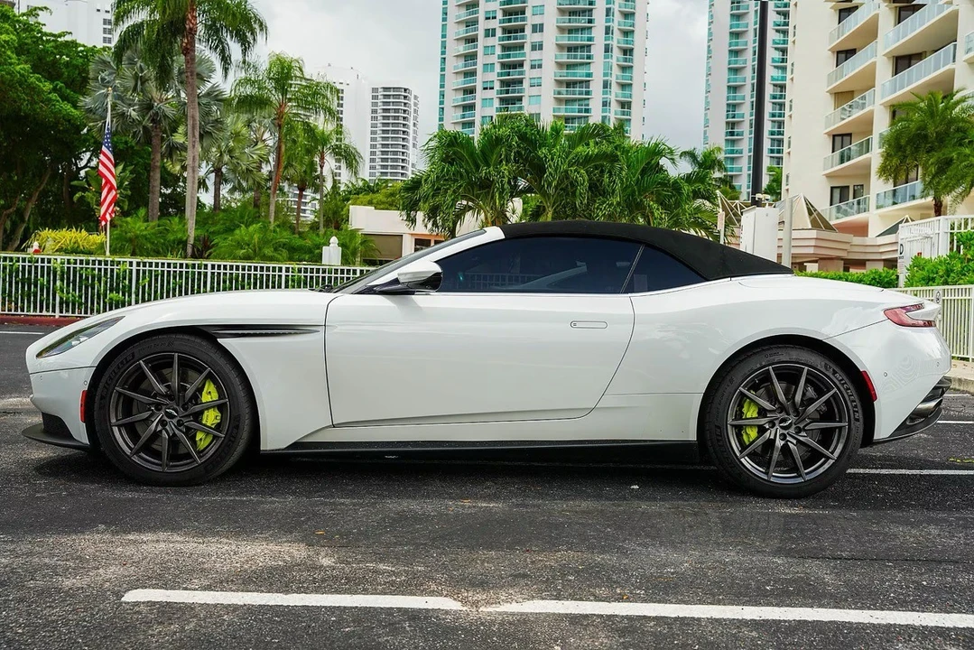 2019 Aston Martin - Image 5 of 26