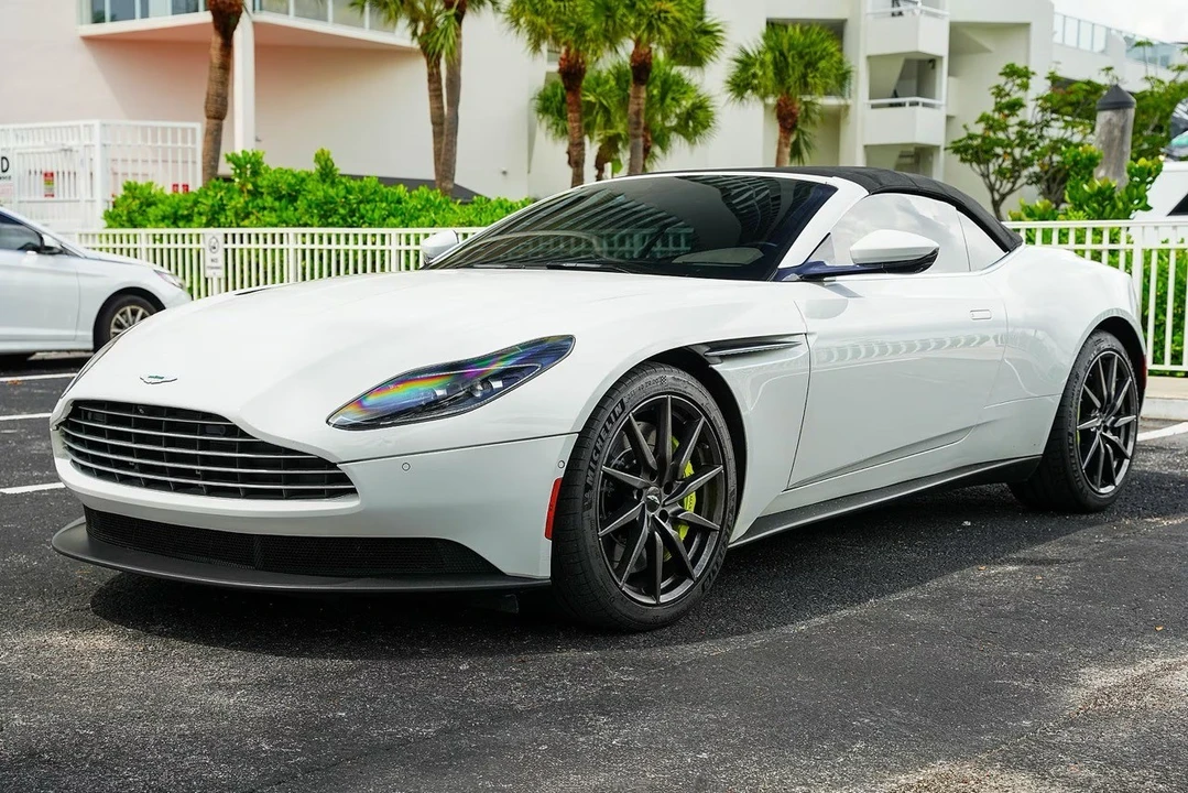 2019 Aston Martin - Image 3 of 26